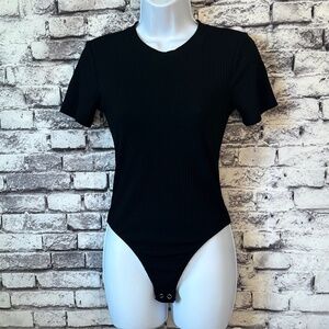 SO Black T-shirt Bodysuit Size M